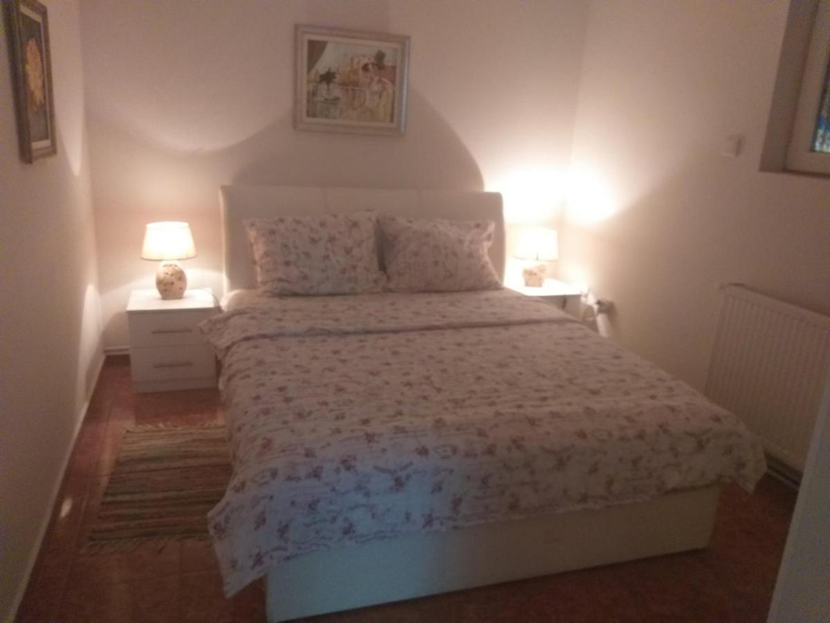 Apartamento Apartman Nv Vrnjačka Banja Exterior foto